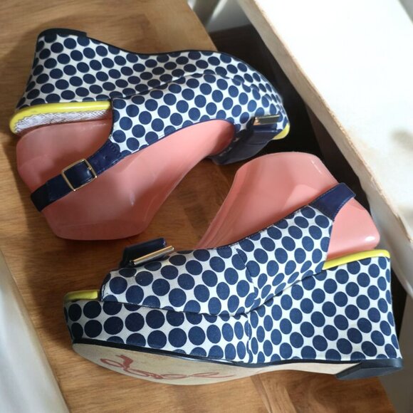 NEW POETIC LICENCE ( 8 ) MAD MONEY Polka Dot Peep Toe Wedge Sandals - Picture 4 of 11